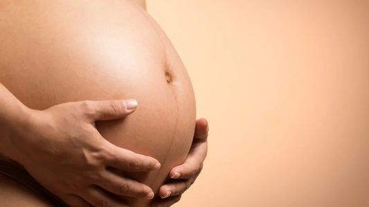 Rozstępy po porodzie – co możesz zrobić sama?